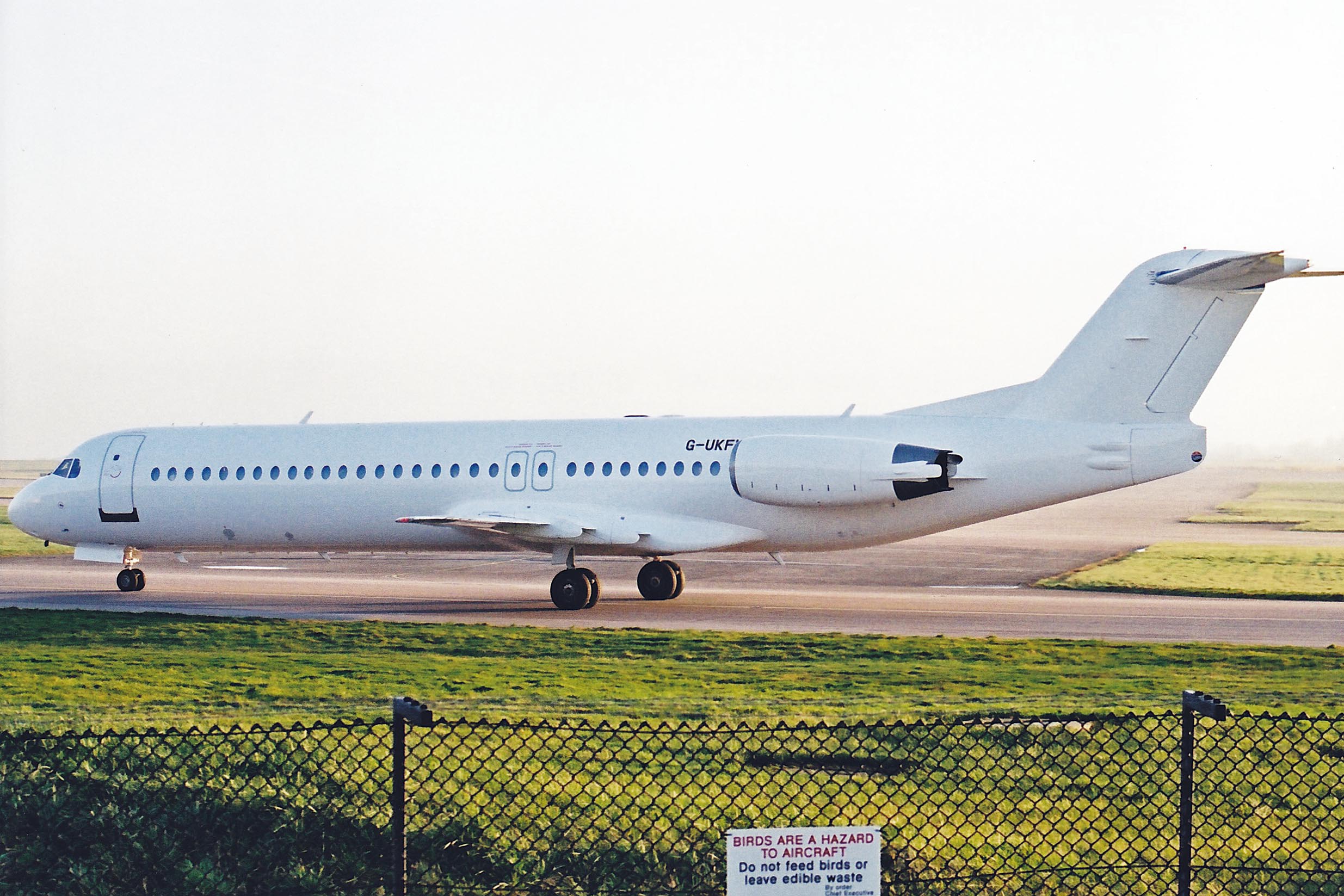 Fokker 100 - StarJets